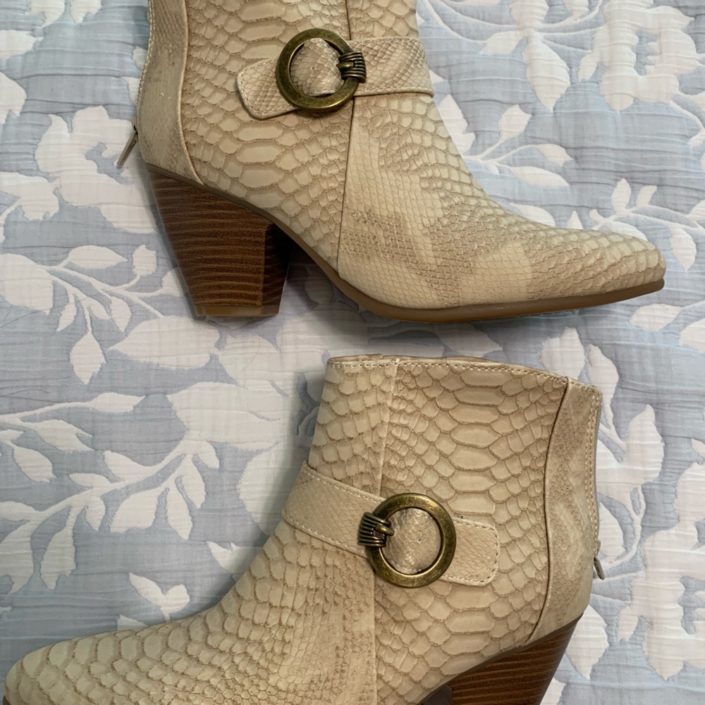 New Never Worn Ankle Boots